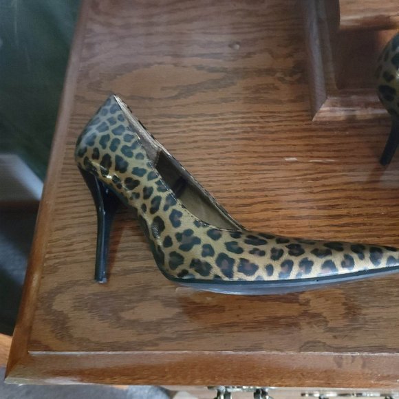 Animal print heels, size 7.5 (Wet Seal) - Picture 2 of 3